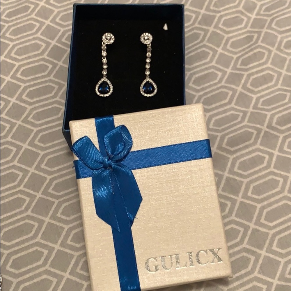 Sapphire earring and necklace set